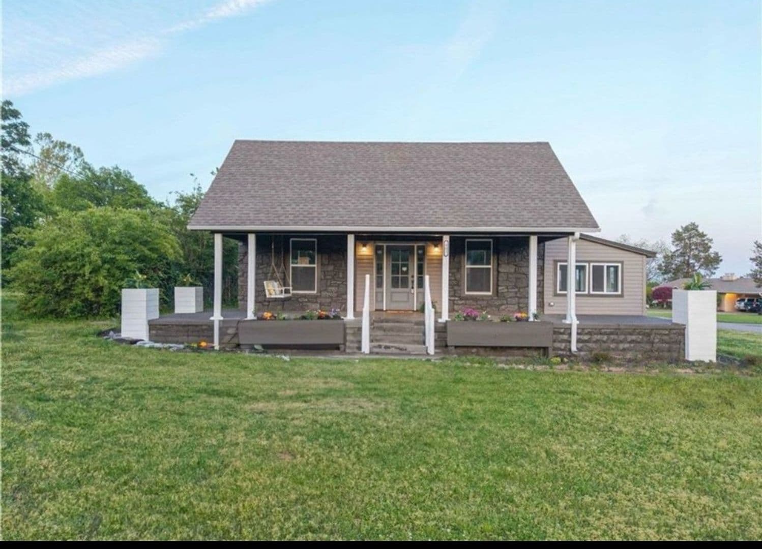 Van Buren House: 802 N 11 St