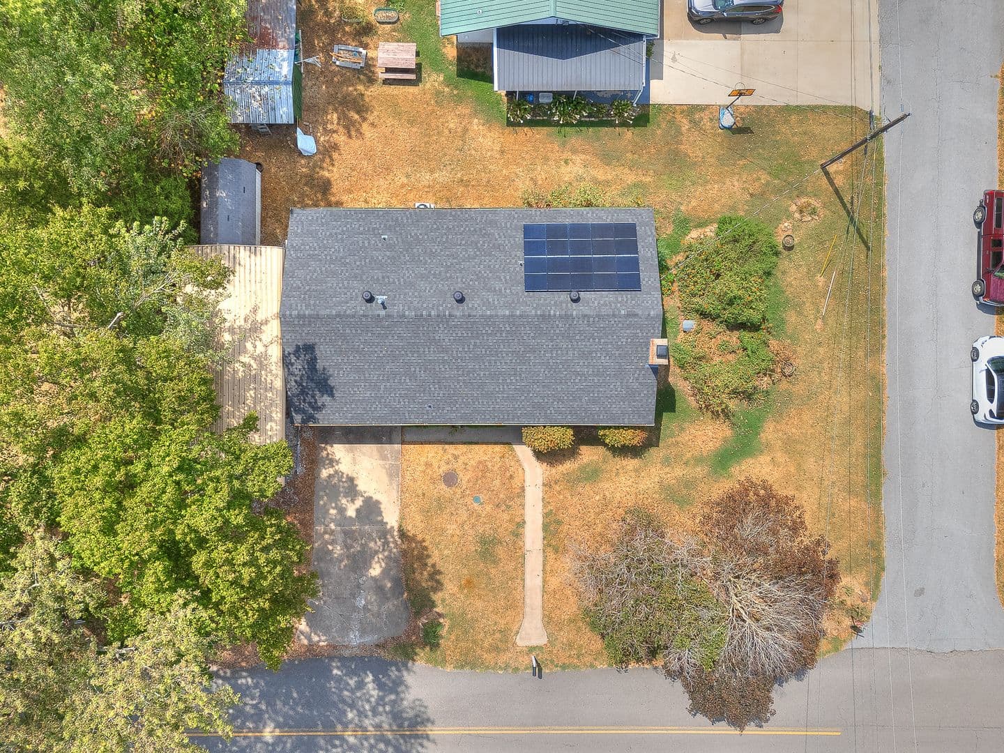 Cave Springs House: 463 E Johnson Ave