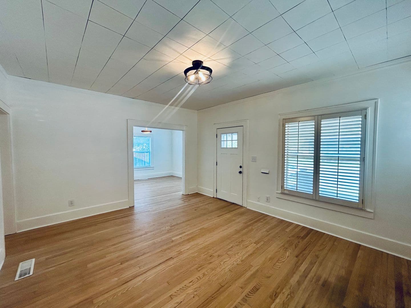 Tulsa House: 1348 S College Ave
