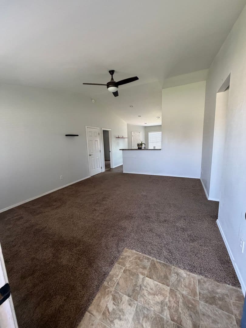 Skiatook House: 517 S Seminole St