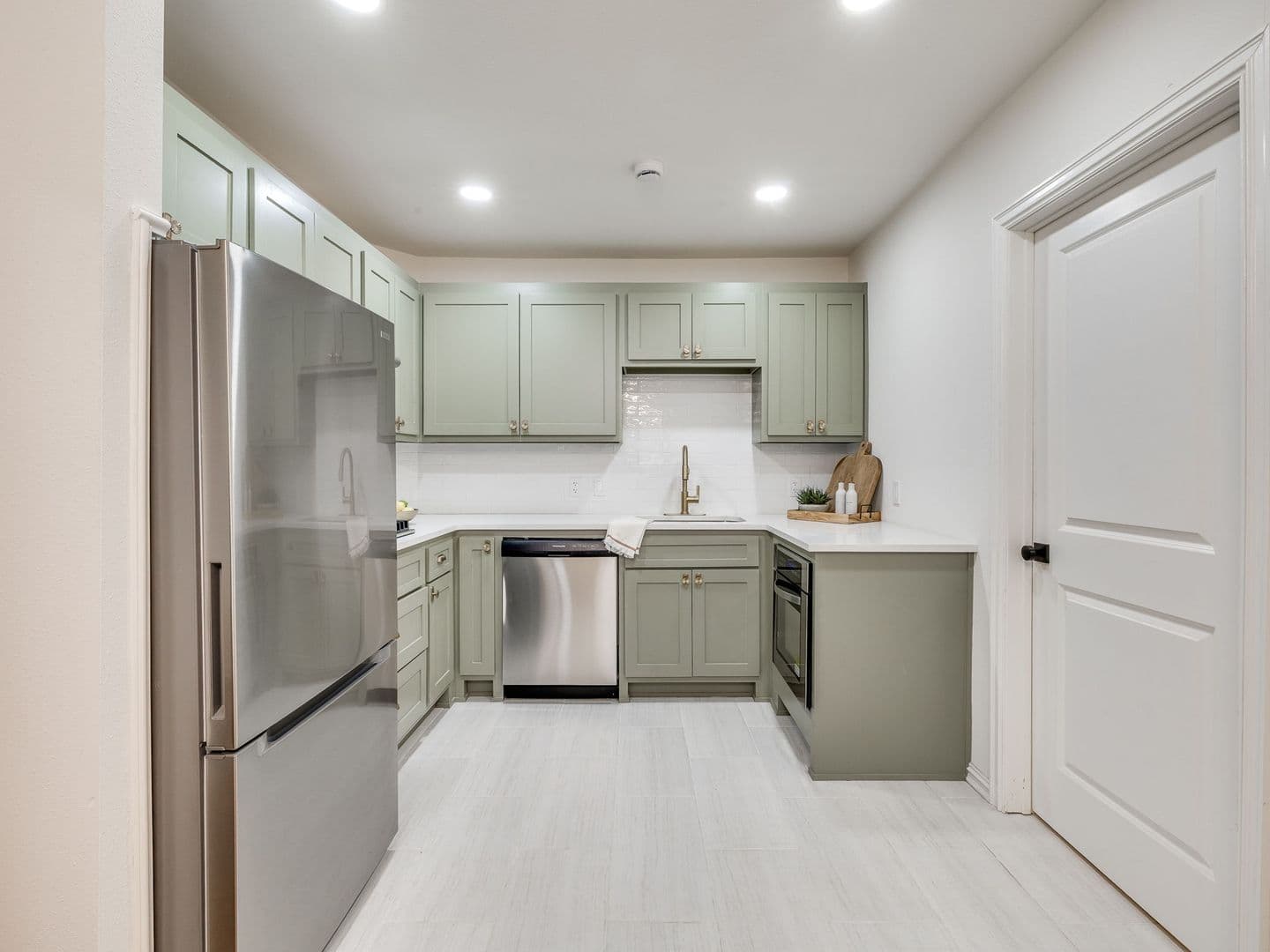 Tulsa House: 64 N Gillette Ave