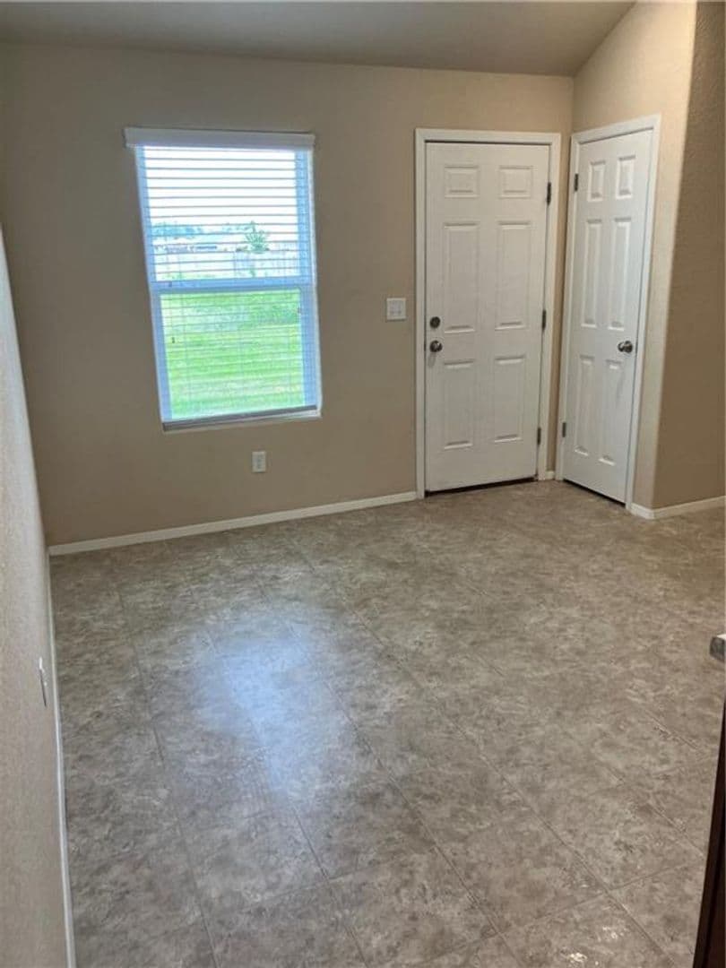 Bentonville House: 709 NW 67th Ave