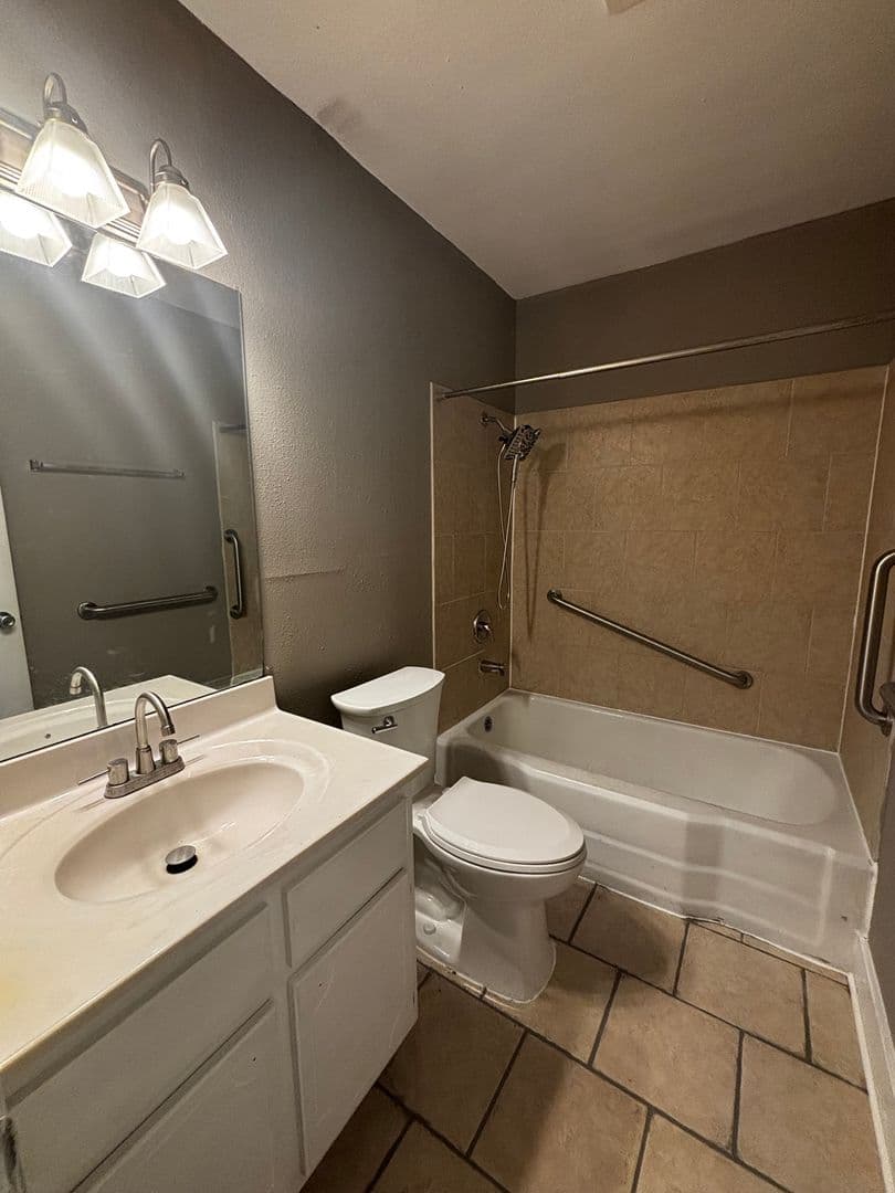 Tulsa House: 5518 E 2nd St