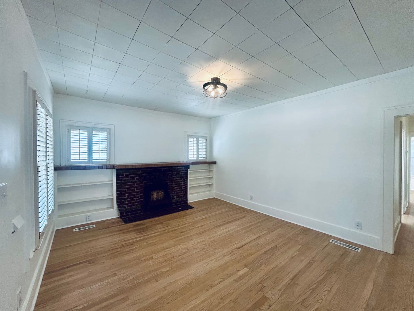Tulsa House: 1020 S Quincy Ave