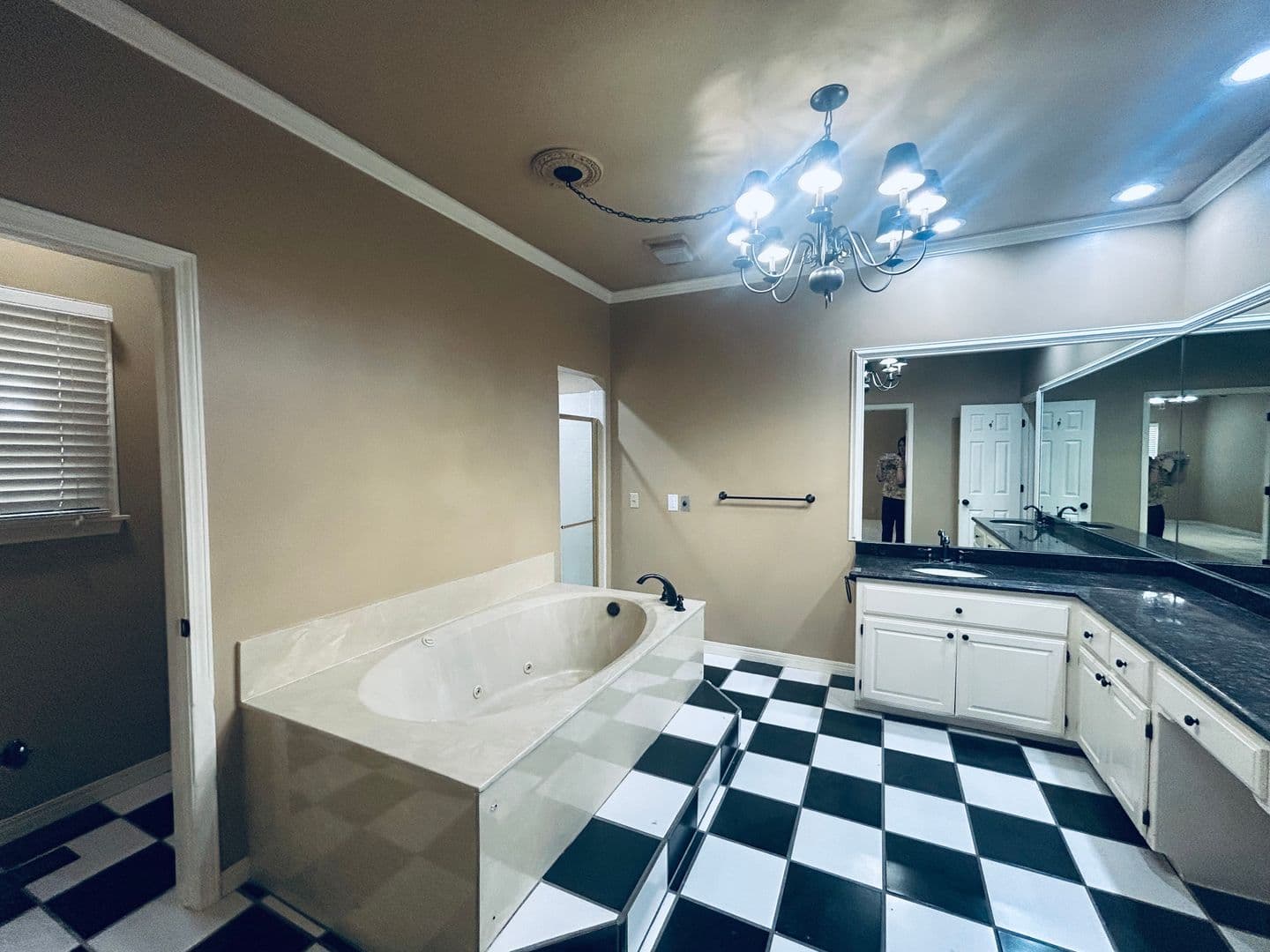 Tulsa House: 3622 E 87th Street