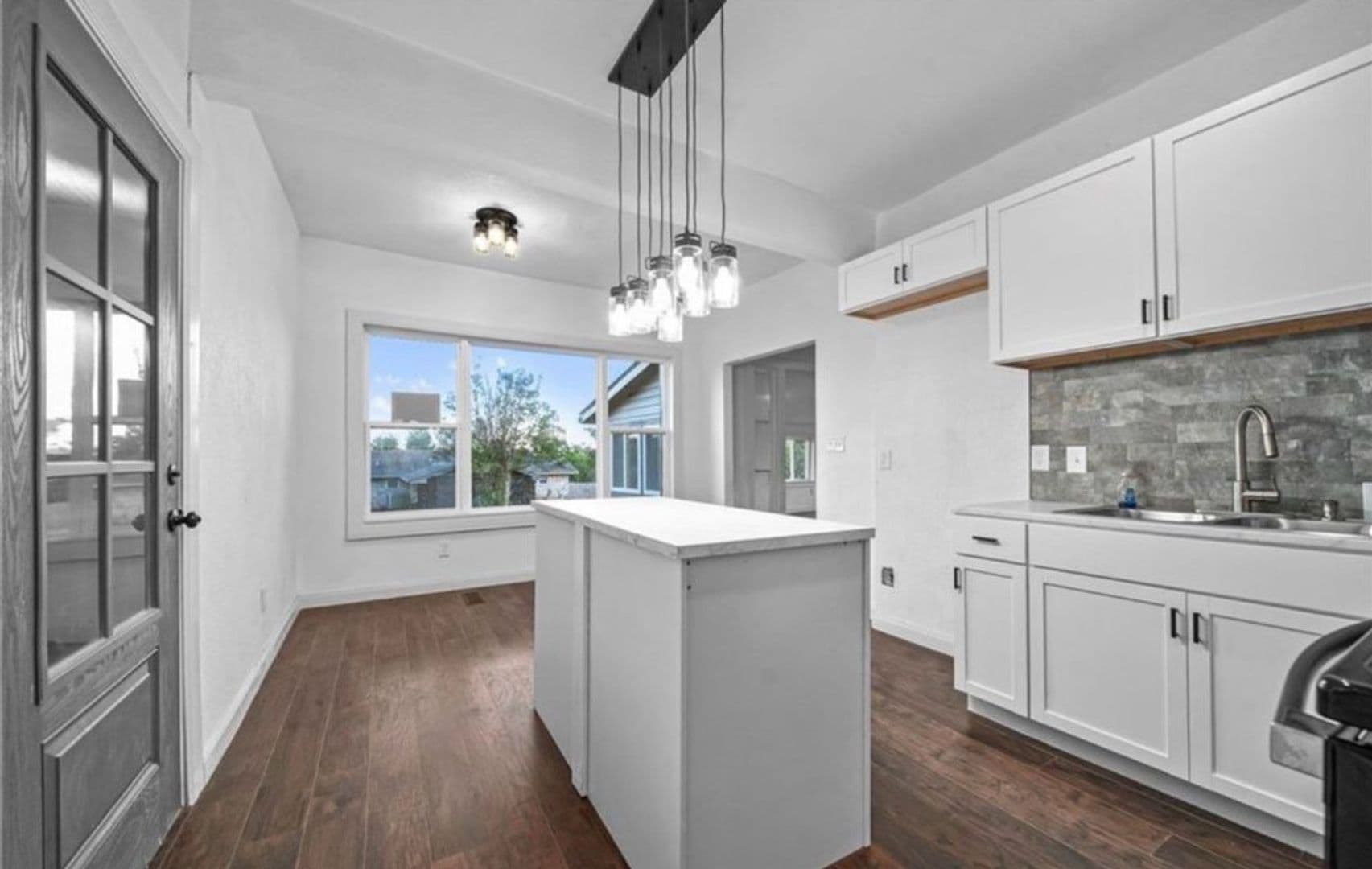Van Buren House: 802 N 11 St