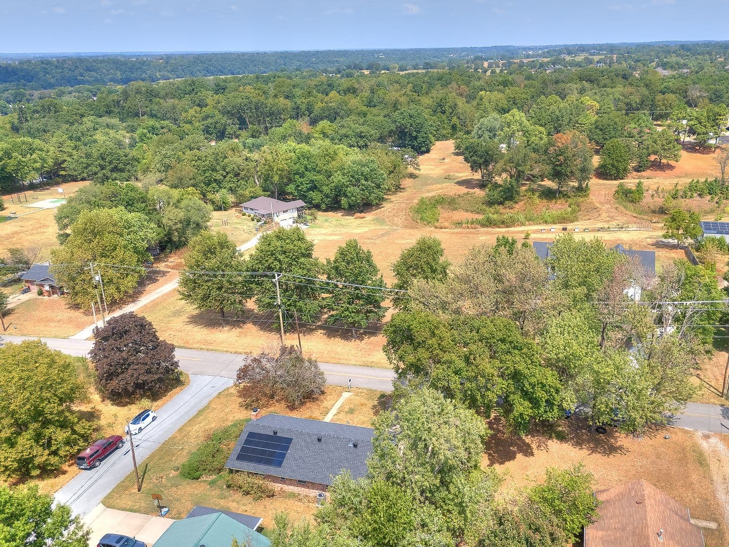 Cave Springs House: 463 E Johnson Ave