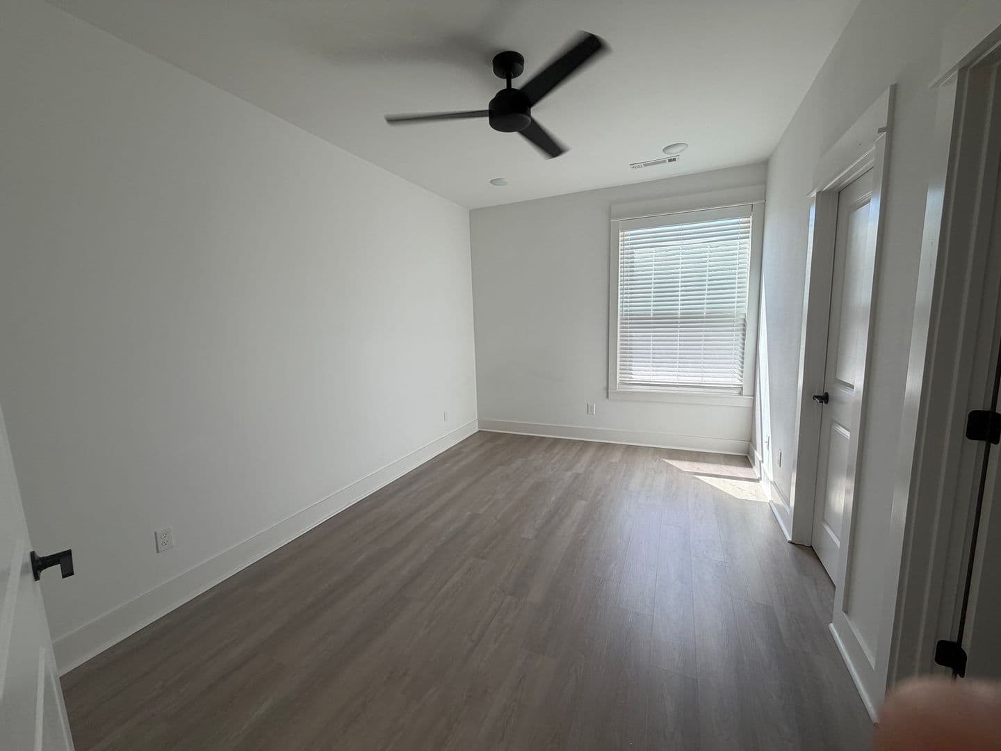 Fayetteville House: 1349 S Duncan