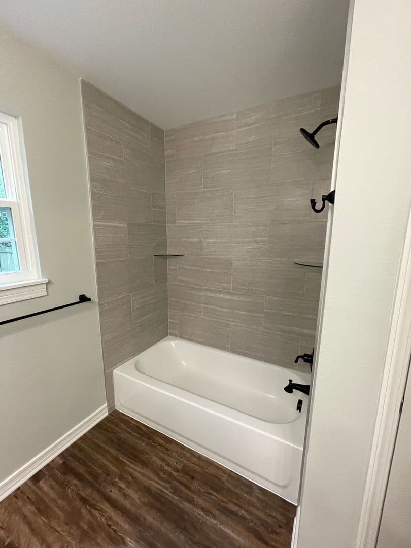 Springdale House: 3127 Riverside
