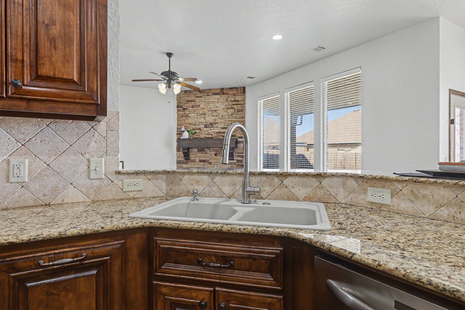 Moore House: 2709 SW 97th Cir.