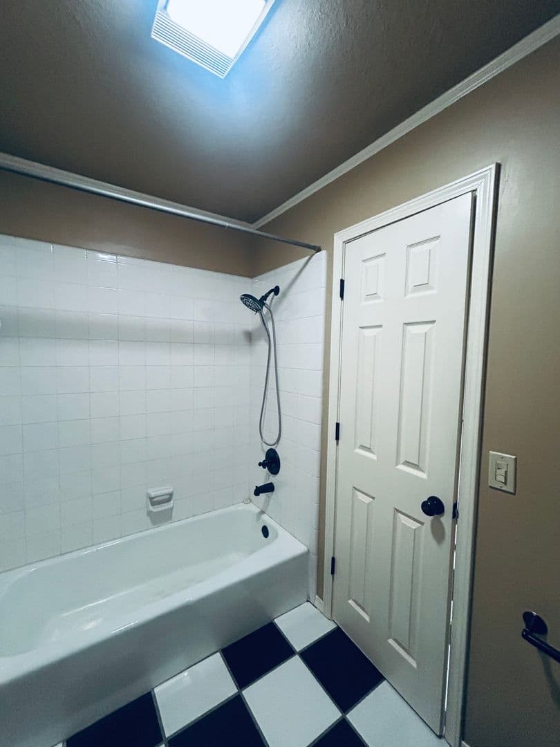 Tulsa House: 3622 E 87th Street