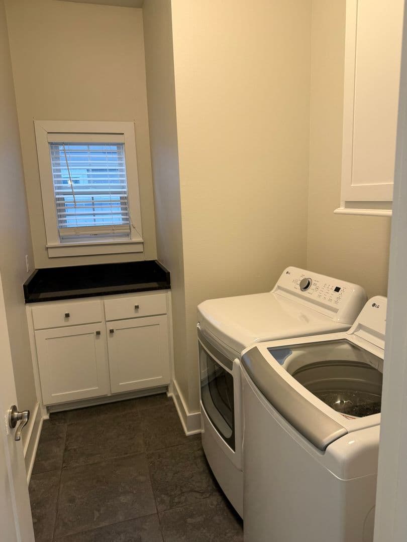 Rogers House: 6506 W Knoll View Way