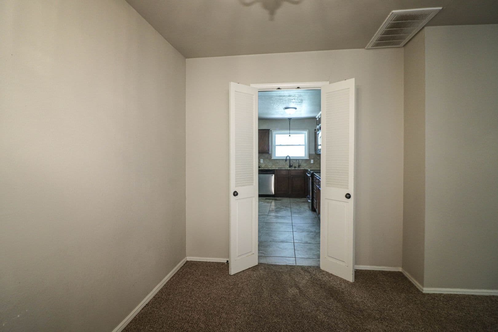 Tulsa House: 5621 S 75th E Pl