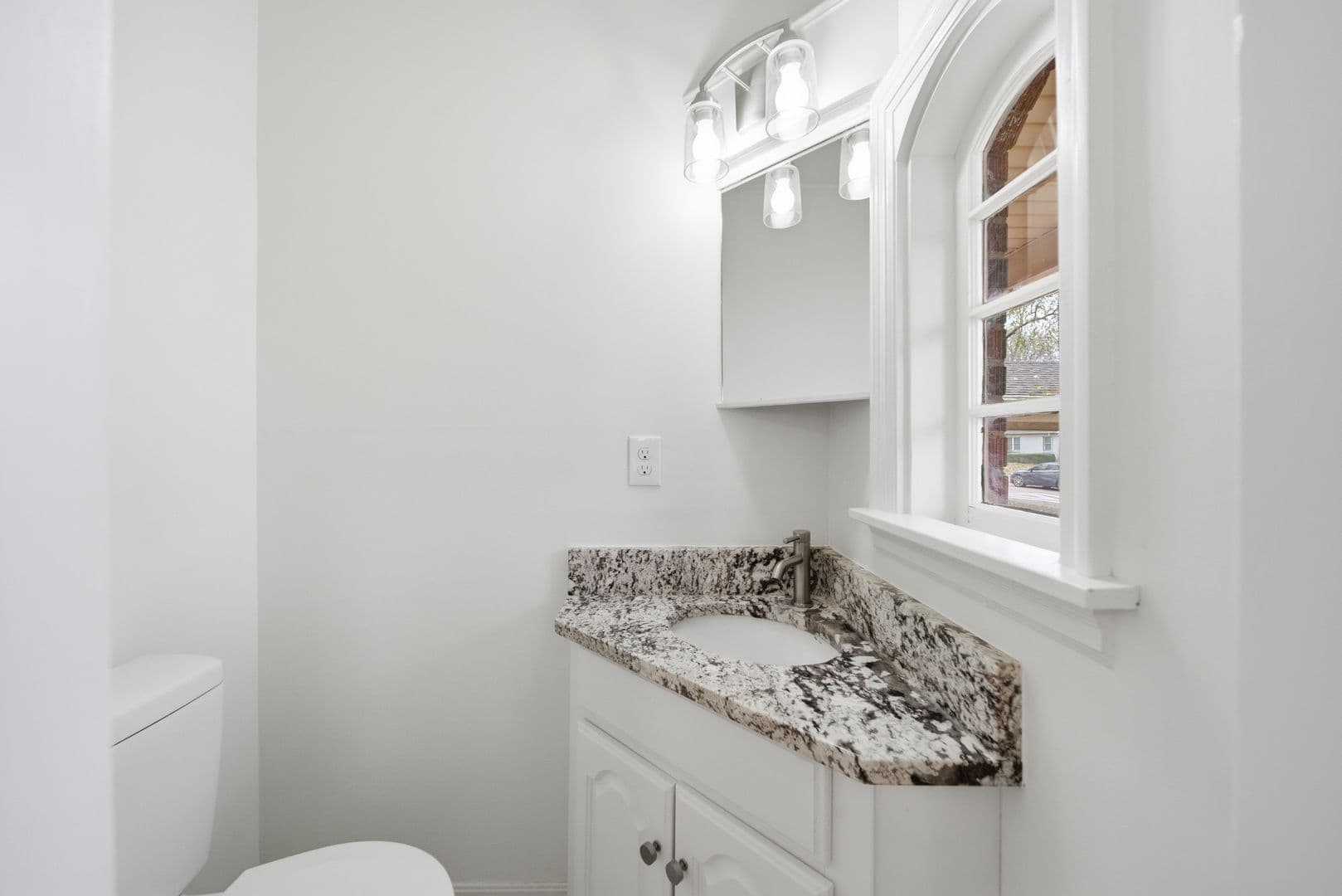 Tulsa House: 1348 E 45th Pl