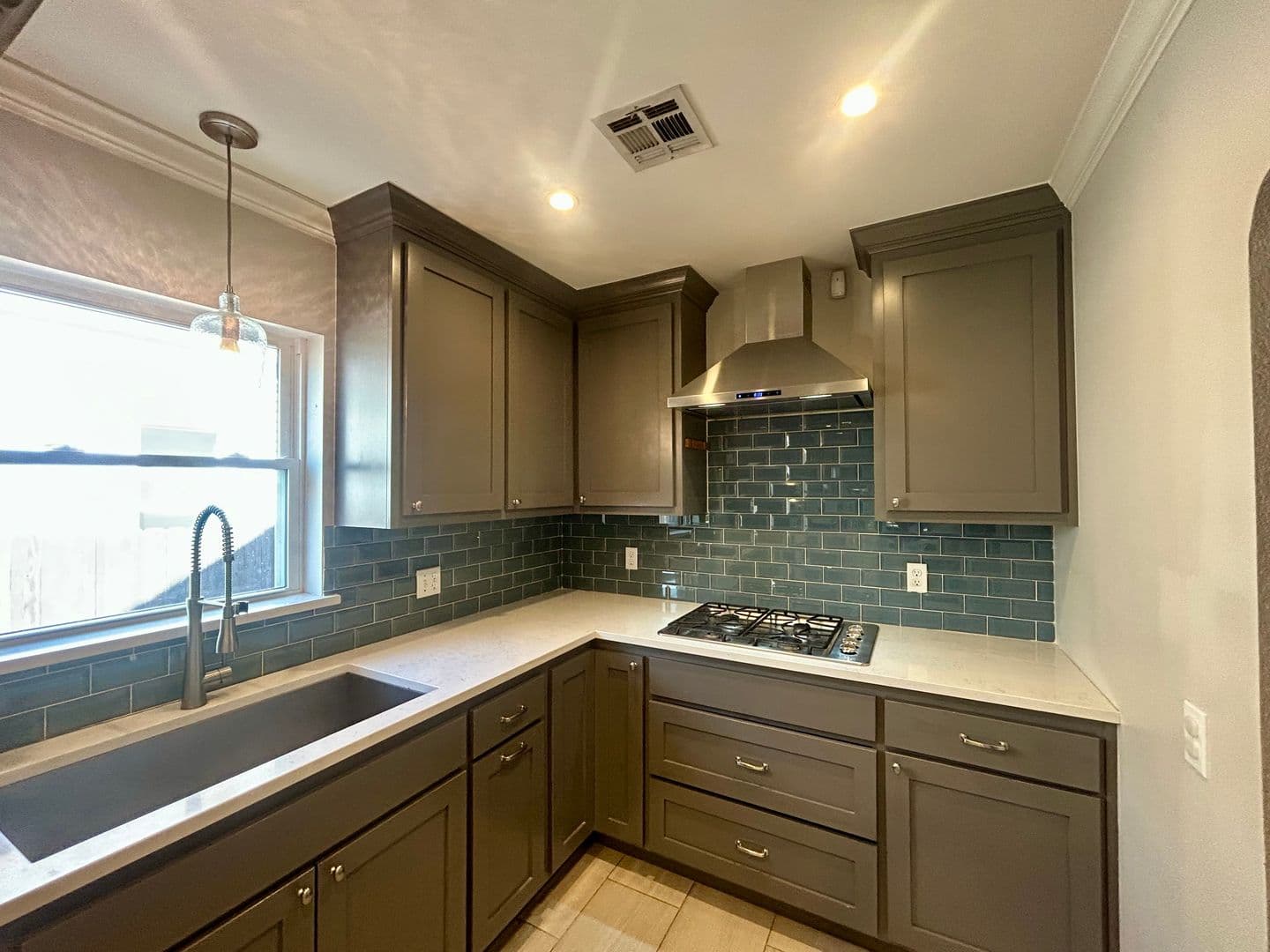 Tulsa House: 1348 S College Ave