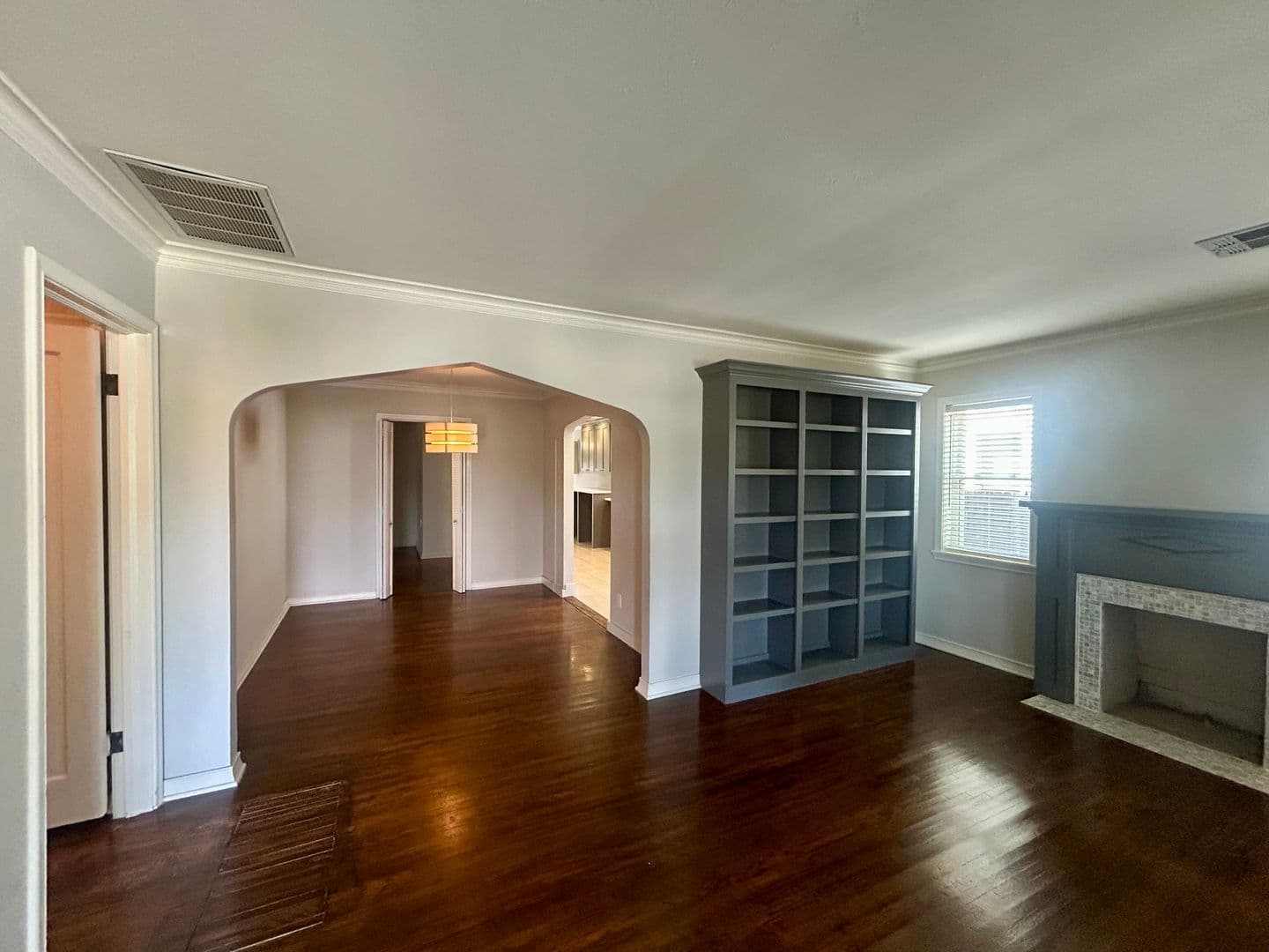 Tulsa House: 1348 S College Ave