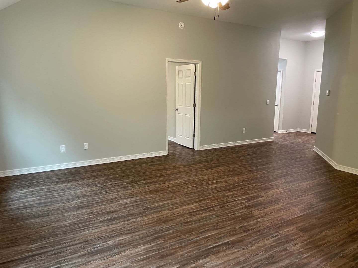 Springdale House: 3127 Riverside