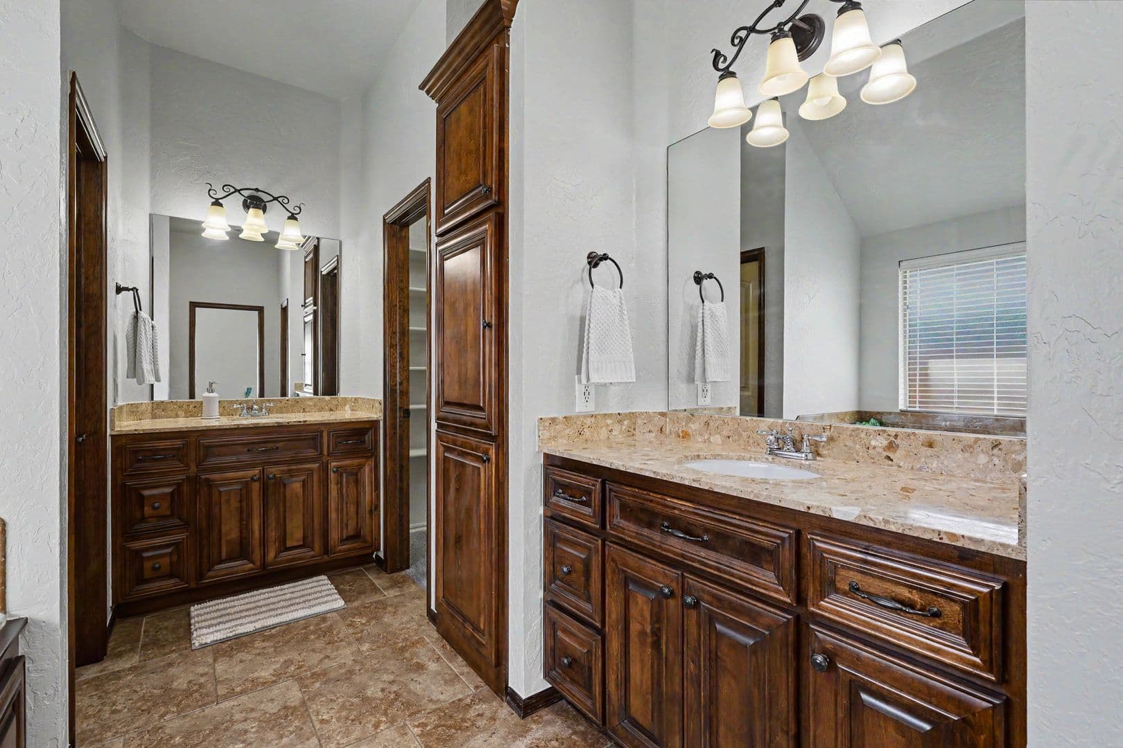 Moore House: 2709 SW 97th Cir.