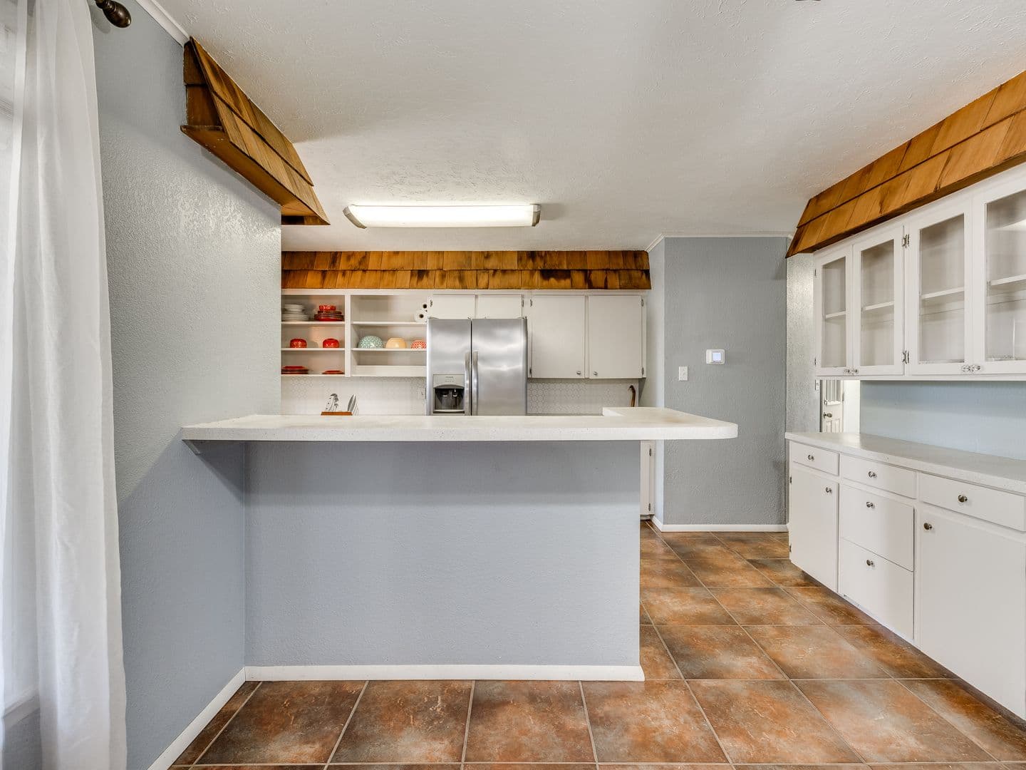Cave Springs House: 463 E Johnson Ave