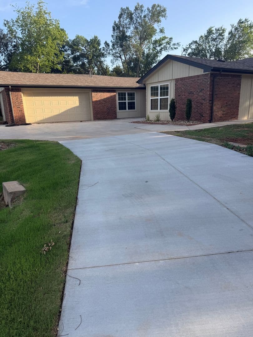 Edmond House: 14301 South Western Avenue