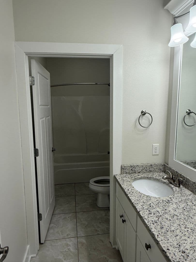 Rogers House: 6506 W Knoll View Way