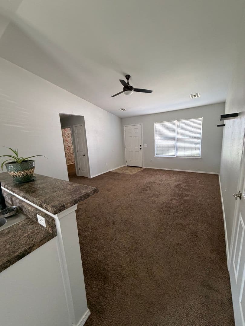 Skiatook House: 517 S Seminole St