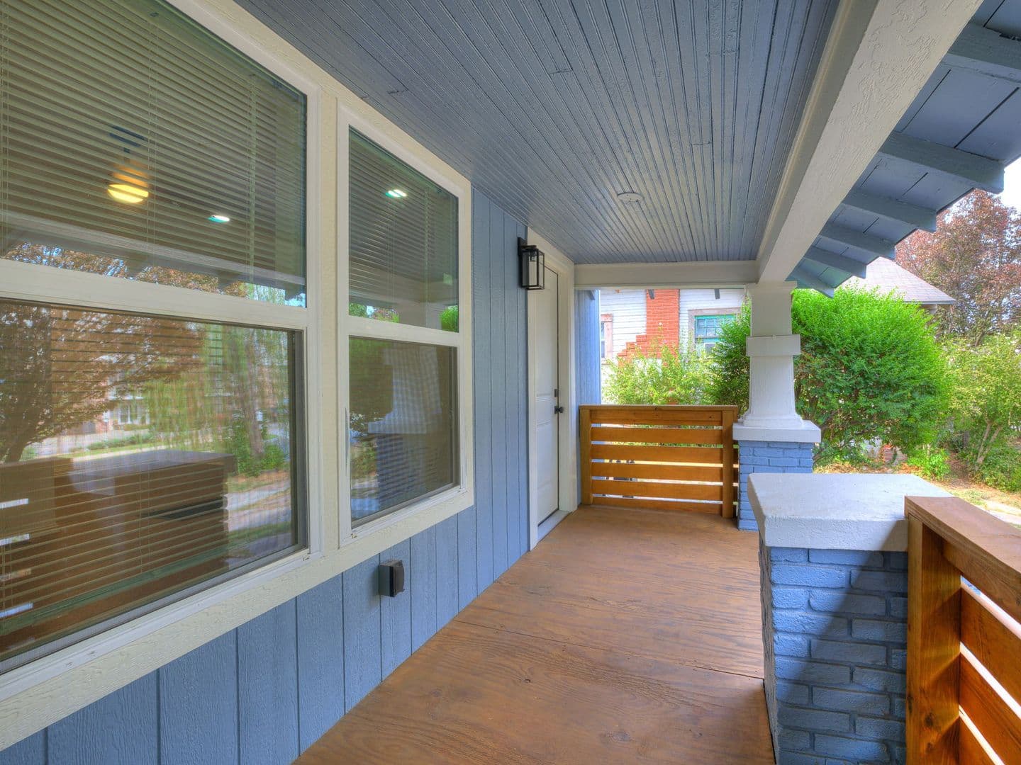 Tulsa House: 64 N Gillette Ave