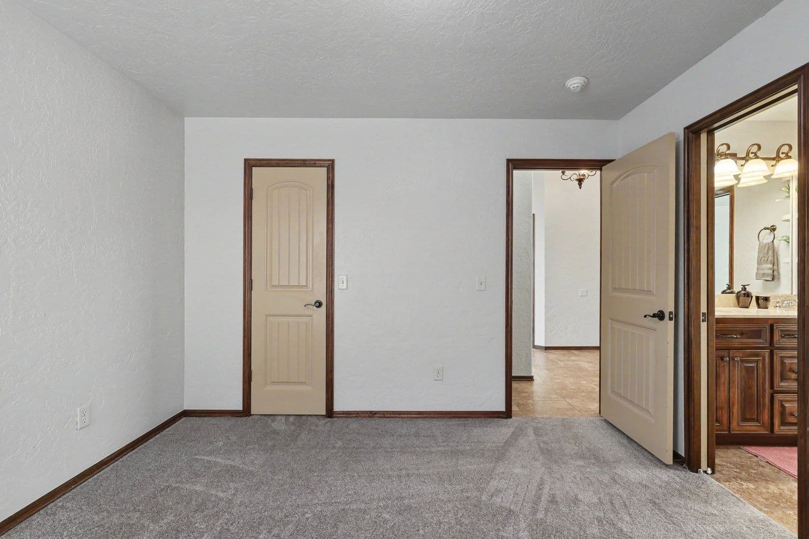 Moore House: 2709 SW 97th Cir.