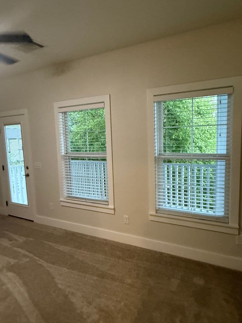Rogers House: 6506 W Knoll View Way