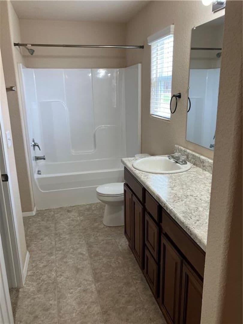 Bentonville House: 709 NW 67th Ave