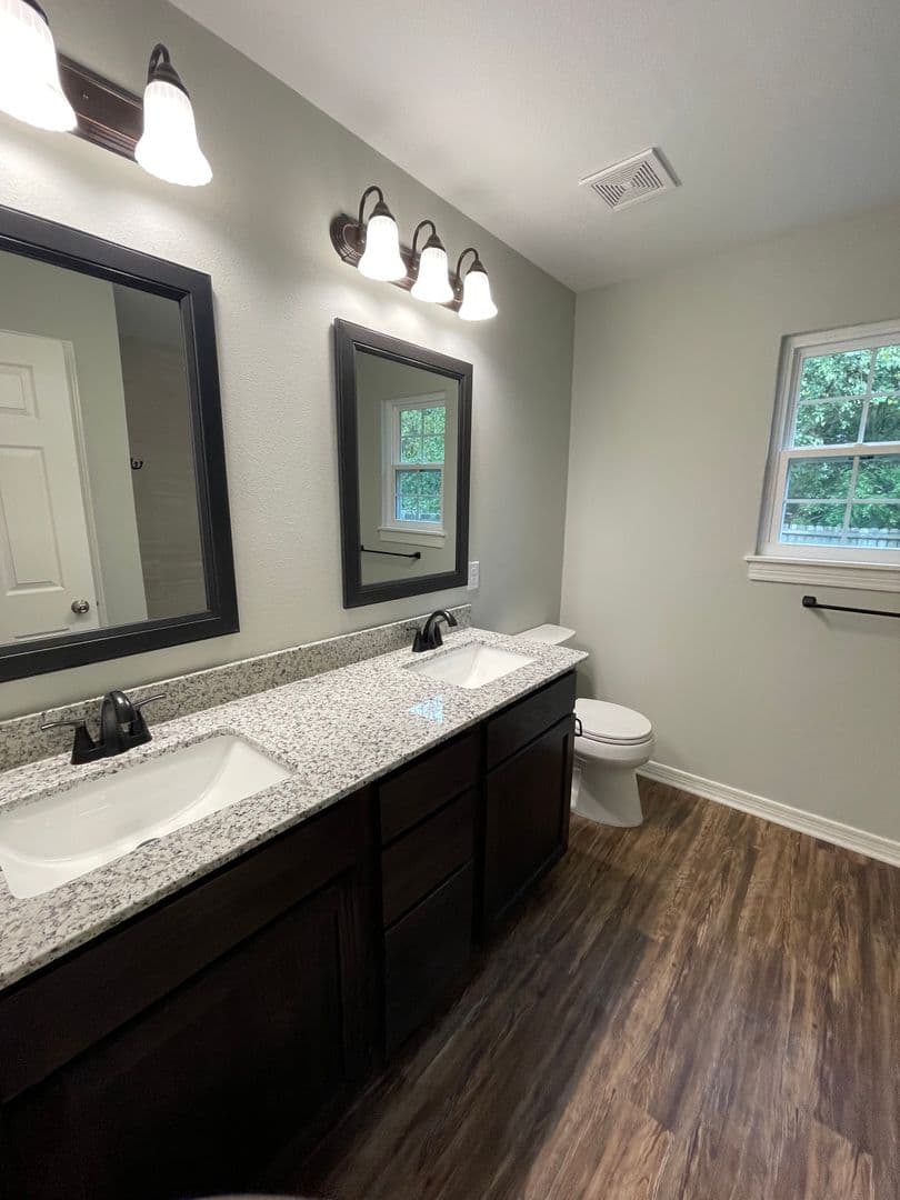 Springdale House: 3127 Riverside