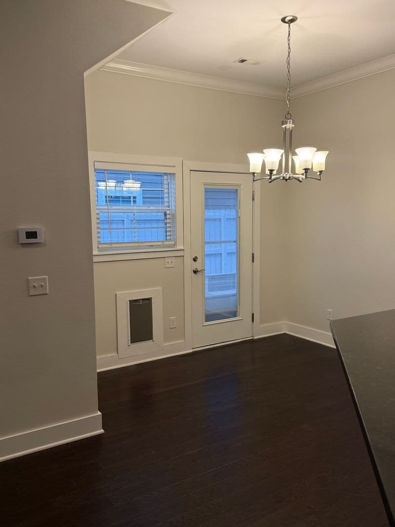 Rogers House: 6506 W Knoll View Way
