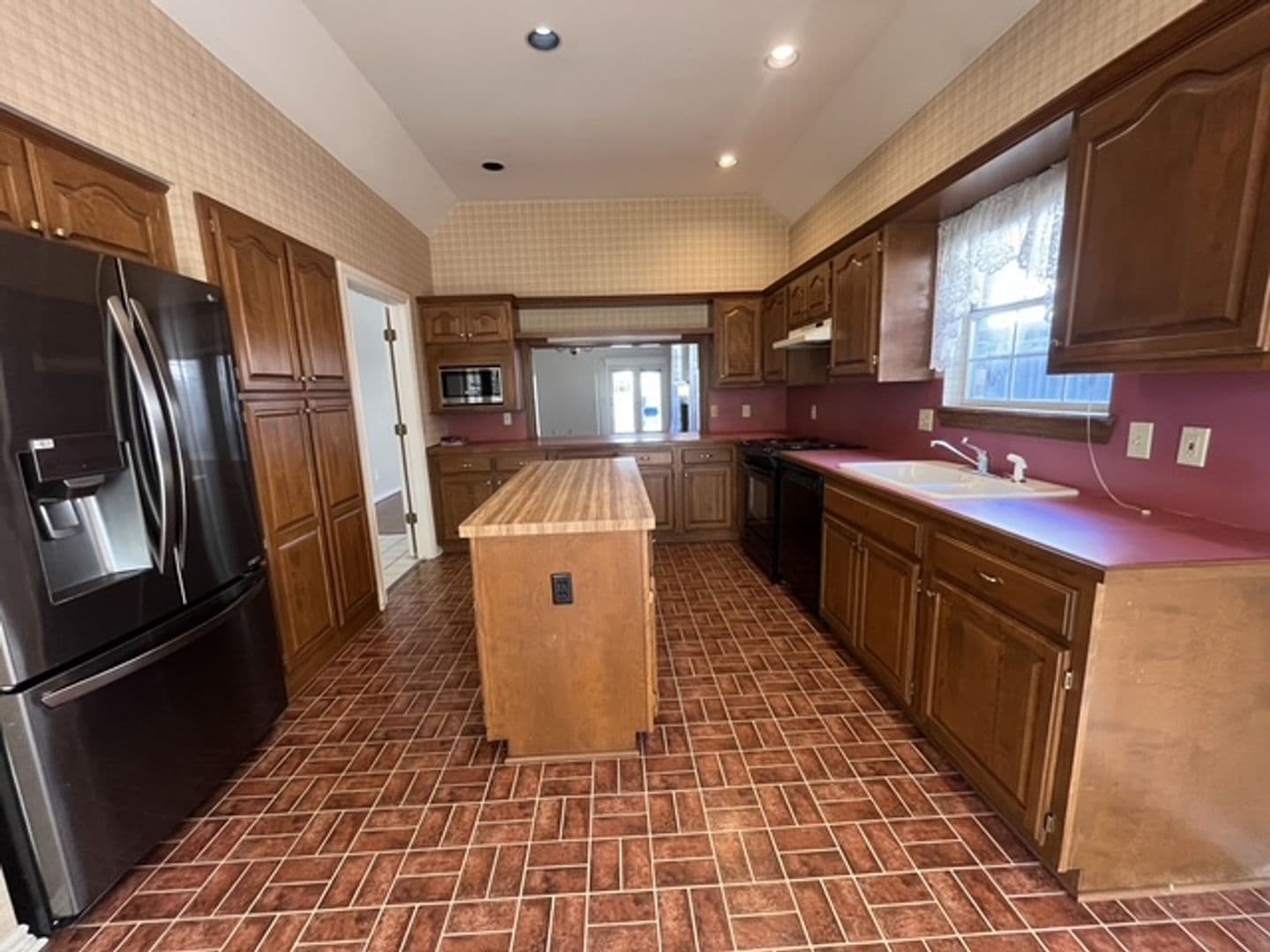 Tulsa House: 9146 S Florence Pl