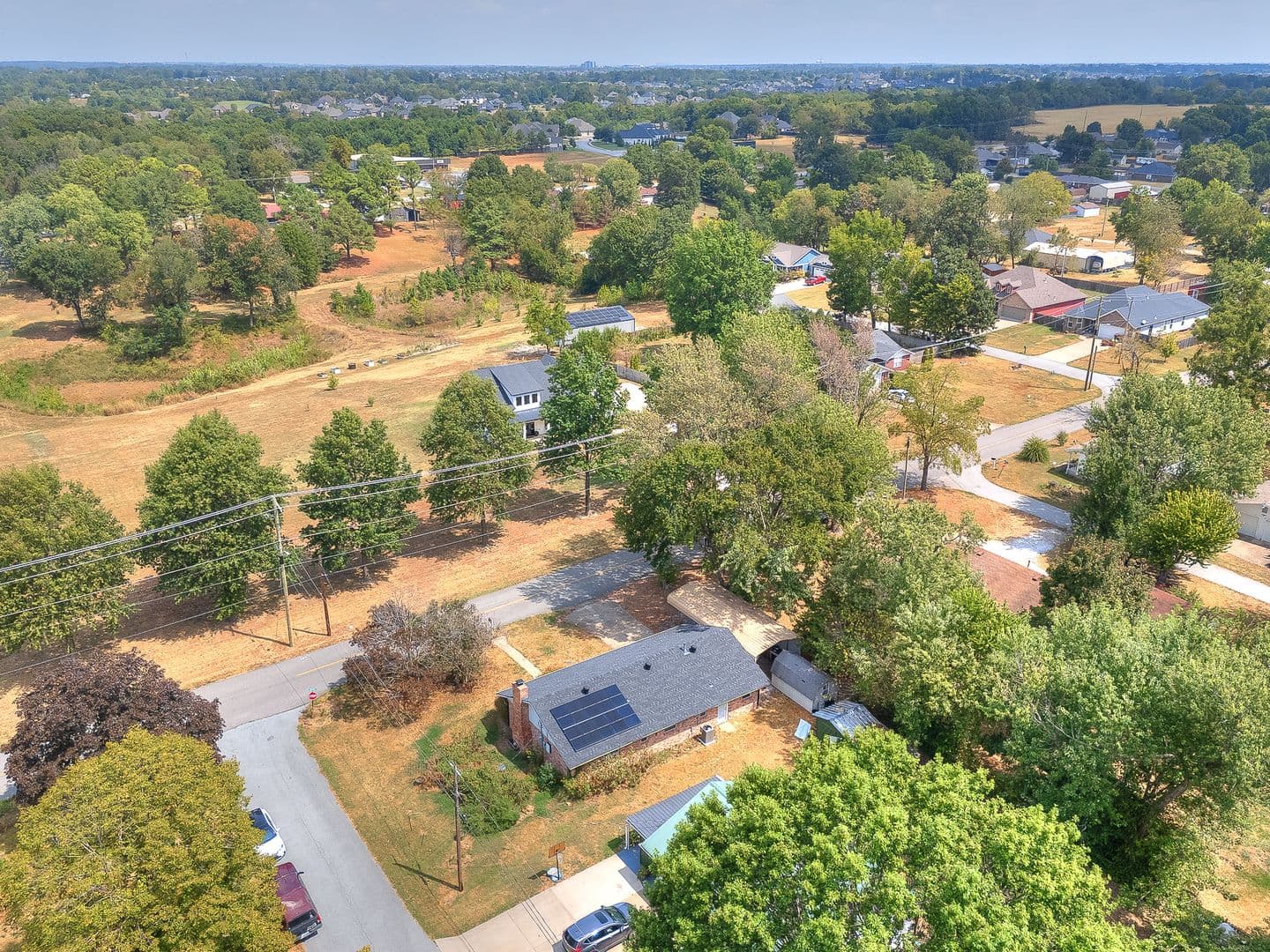 Cave Springs House: 463 E Johnson Ave