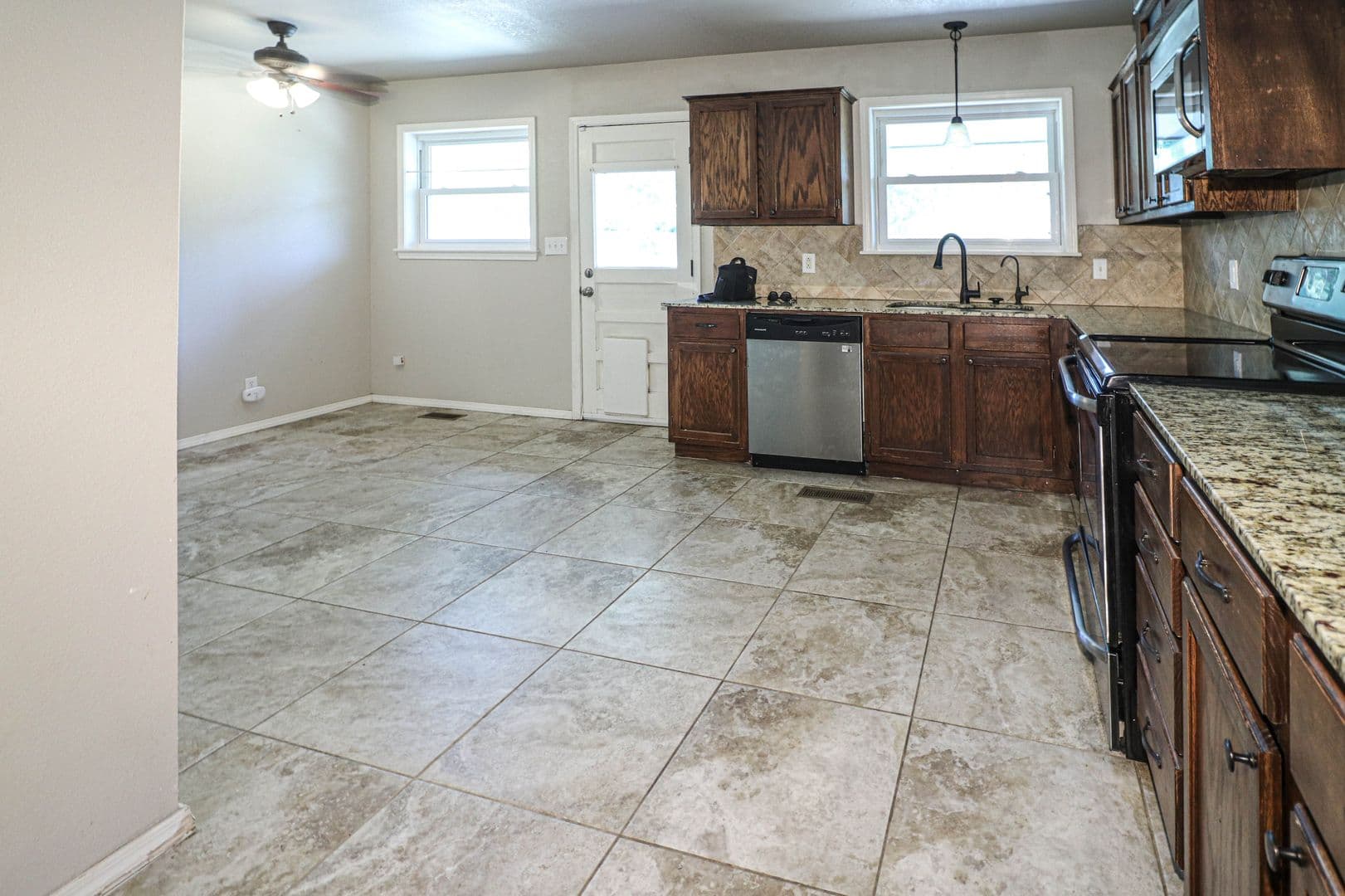 Tulsa House: 5621 S 75th E Pl