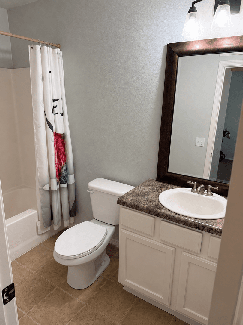 Skiatook House: 517 S Seminole St