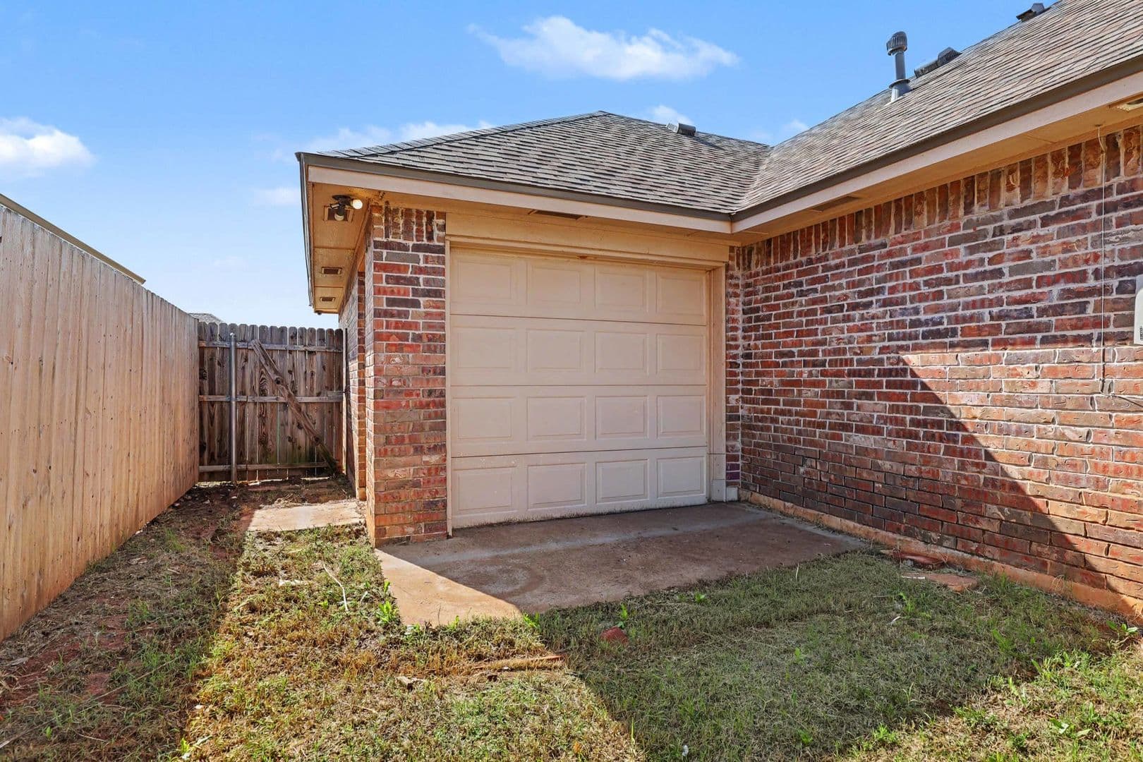 Moore House: 2709 SW 97th Cir.