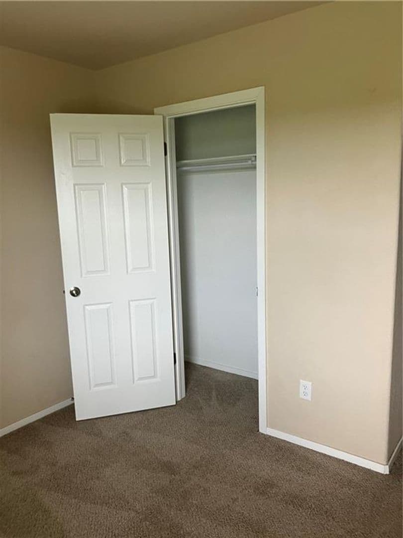 Bentonville House: 709 NW 67th Ave