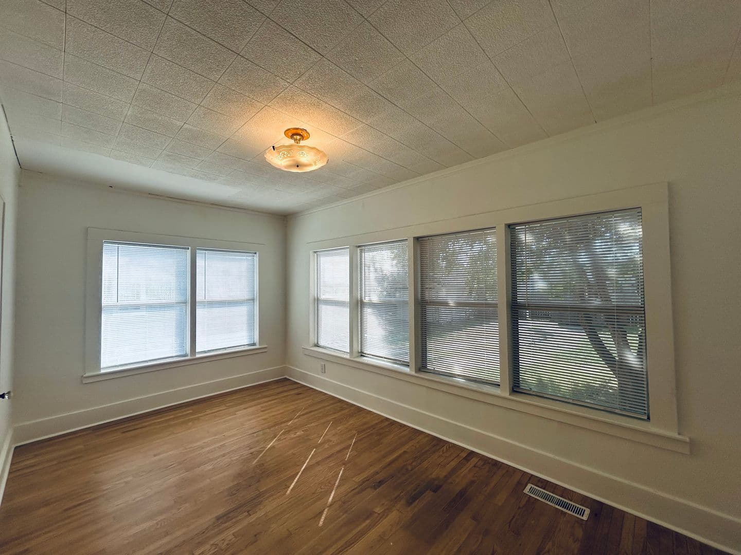 Tulsa House: 1020 S Quincy Ave