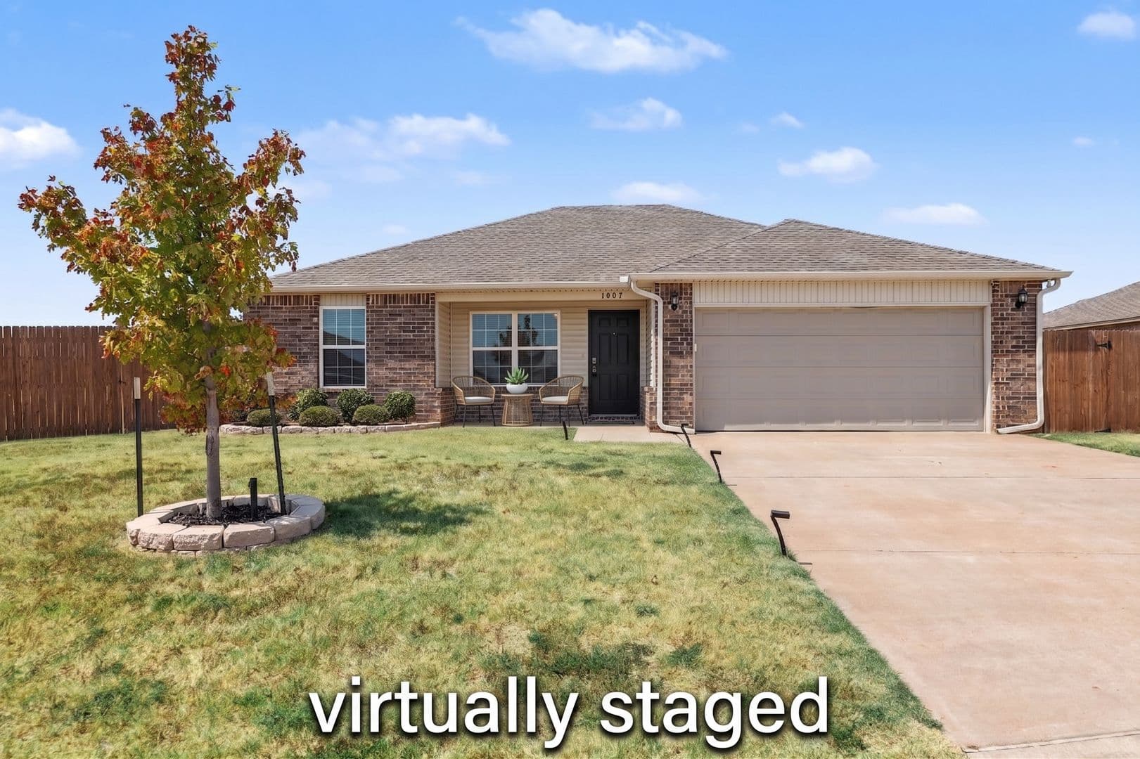 Mustang House: 1007 N Deer Court Way