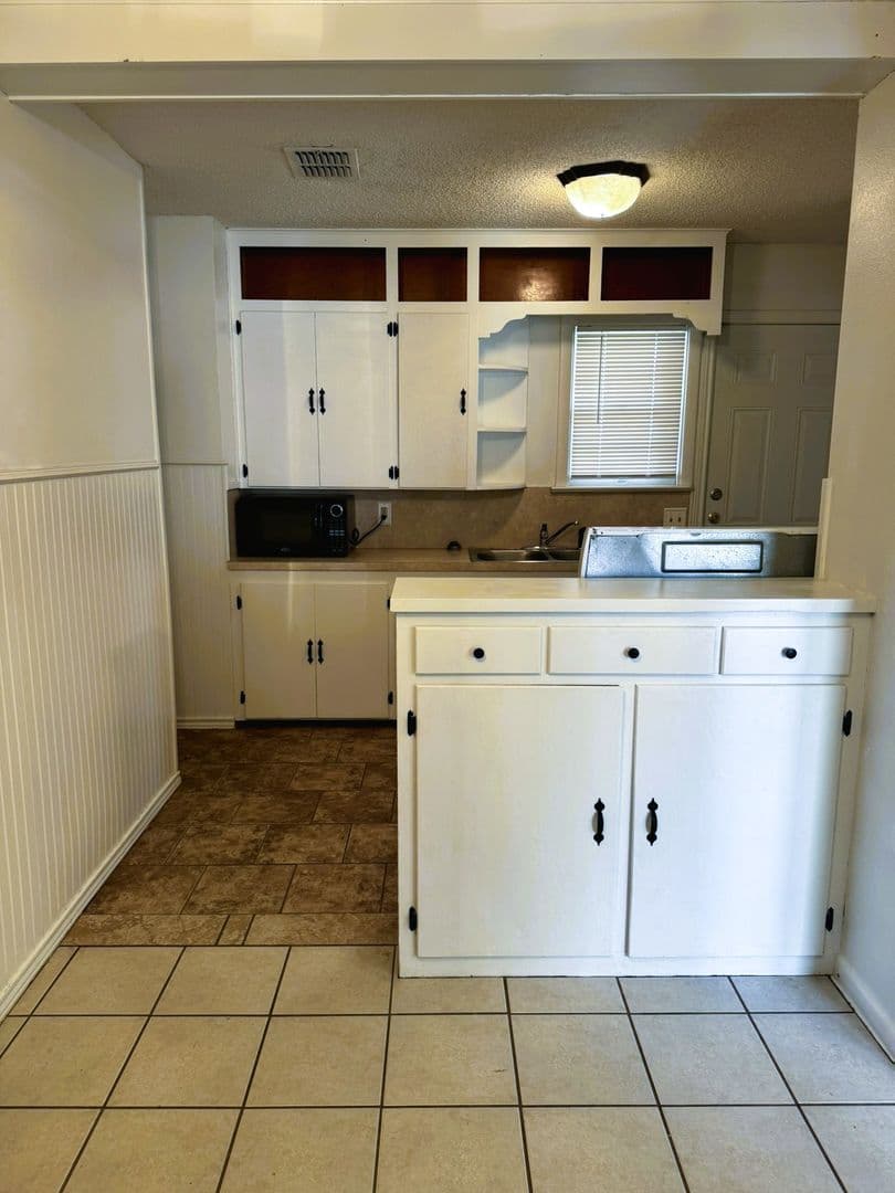 Lubbock House: 2710 Ave T