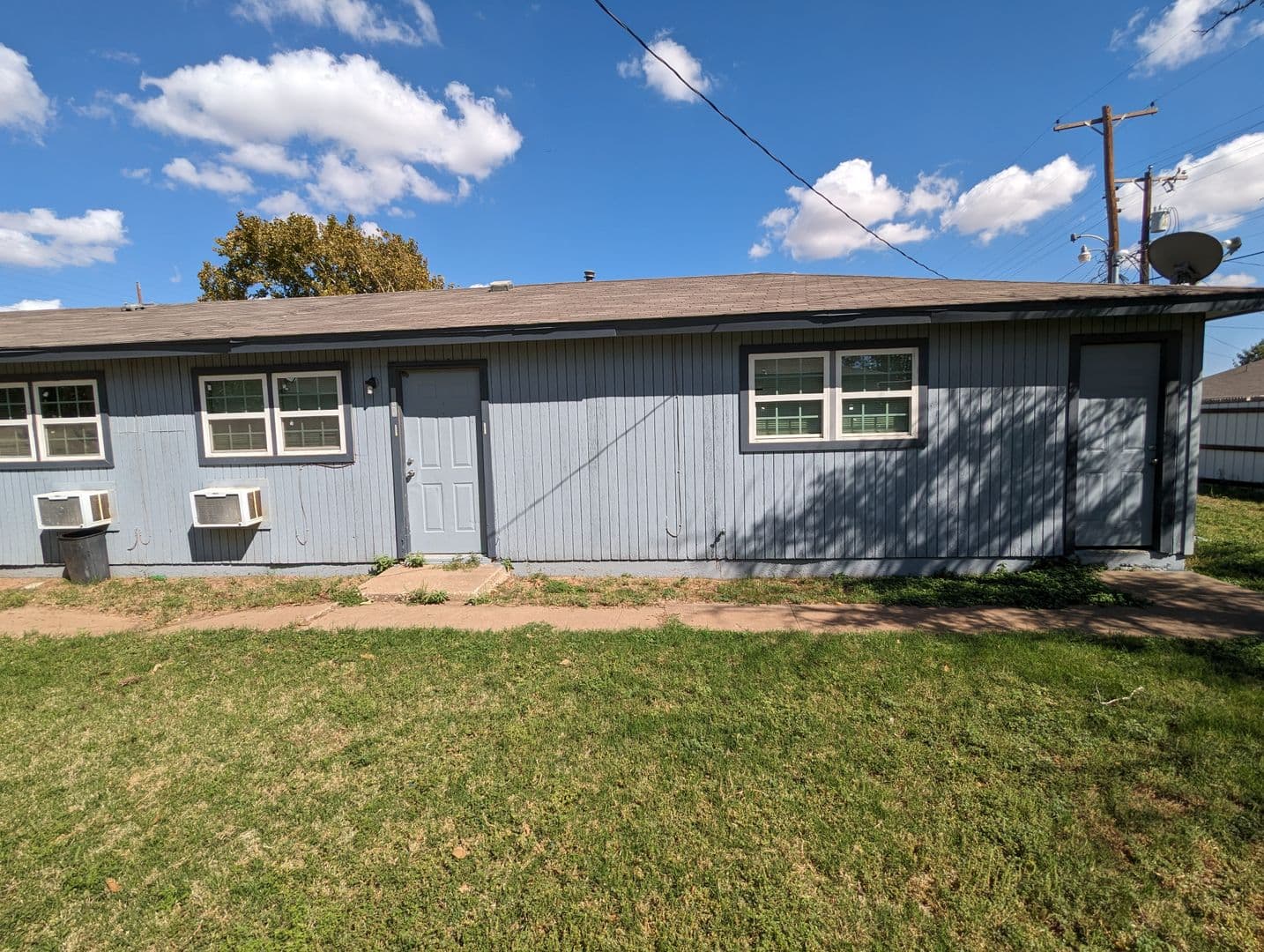 Lubbock Apartment: 533 42nd St