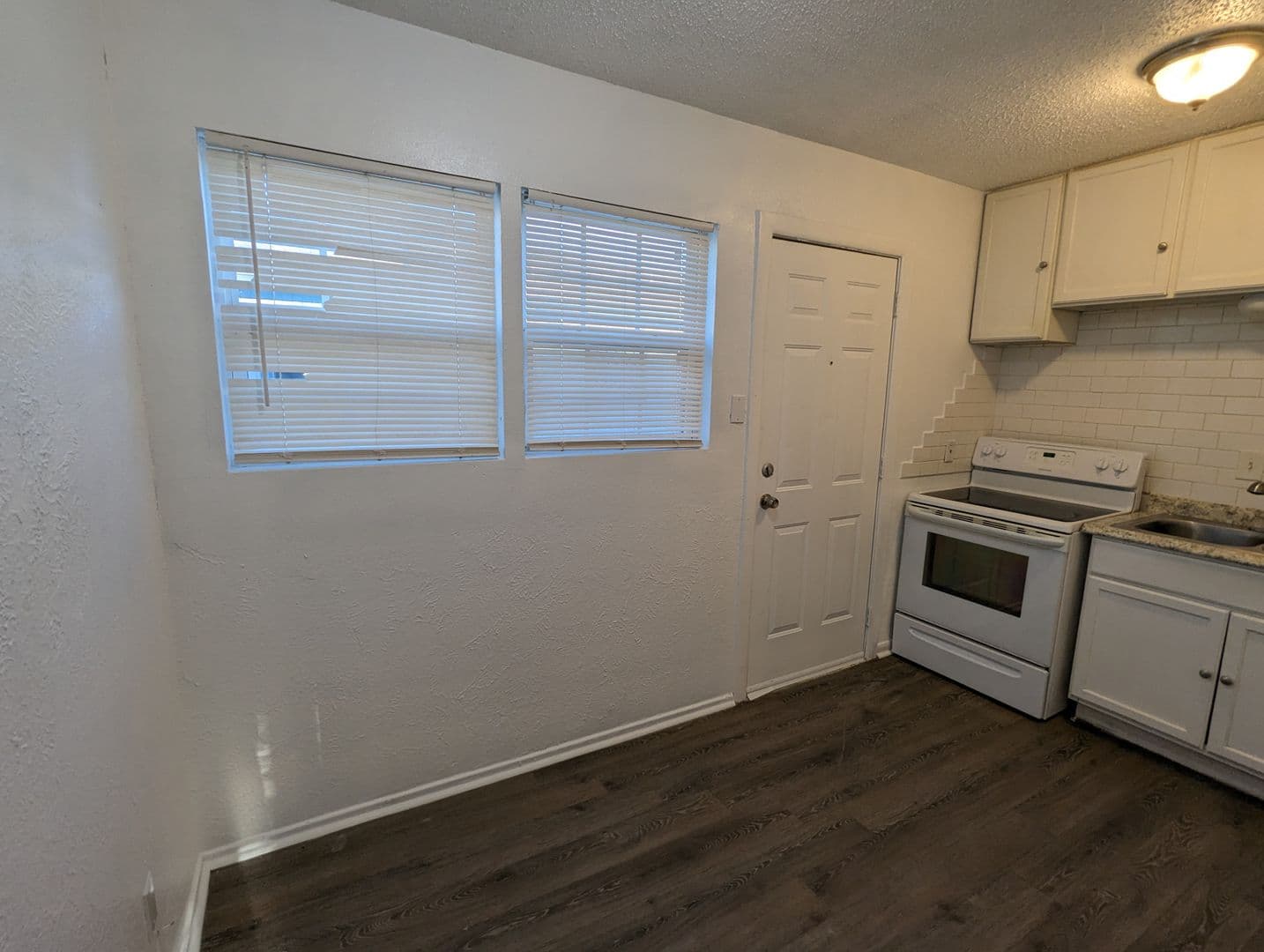 Lubbock Apartment: 533 42nd St