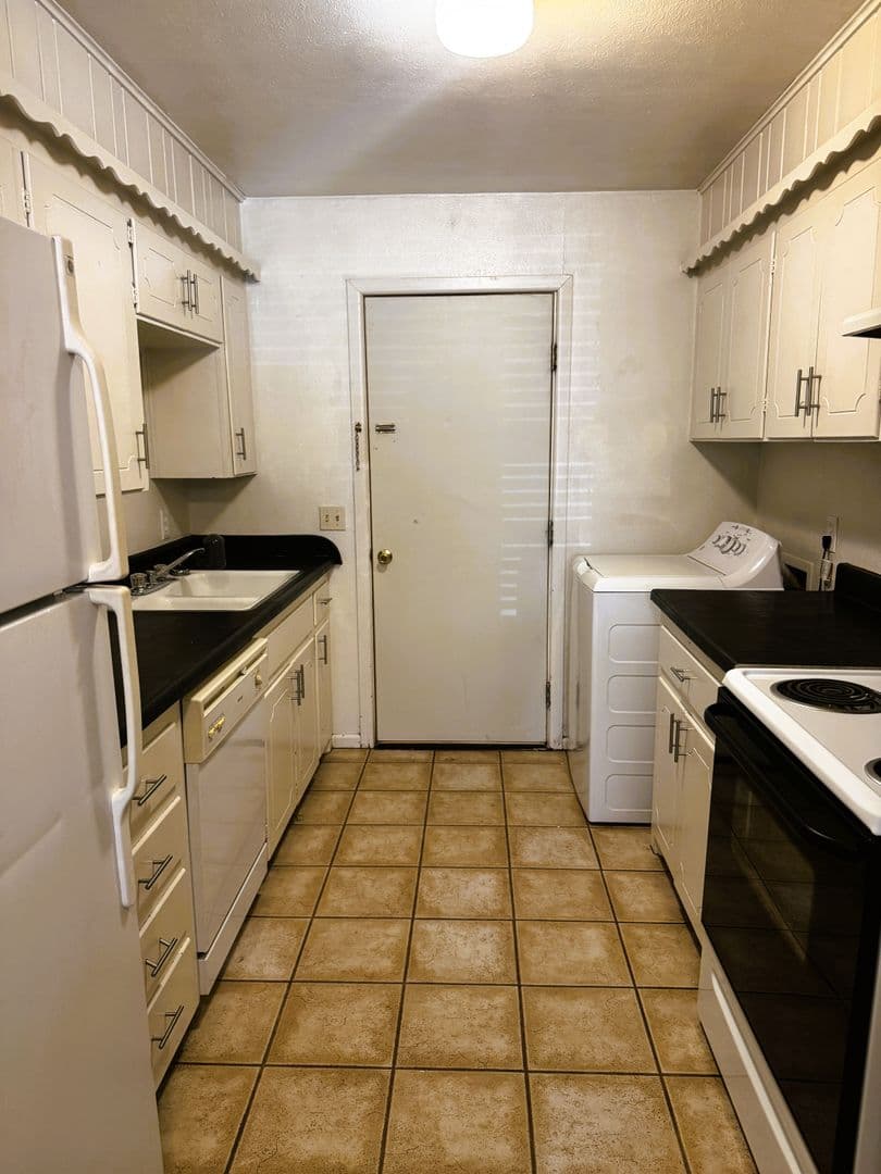 Lubbock Apartment: 2014 54th St