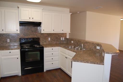 Lubbock Apartment: 6118 79th St