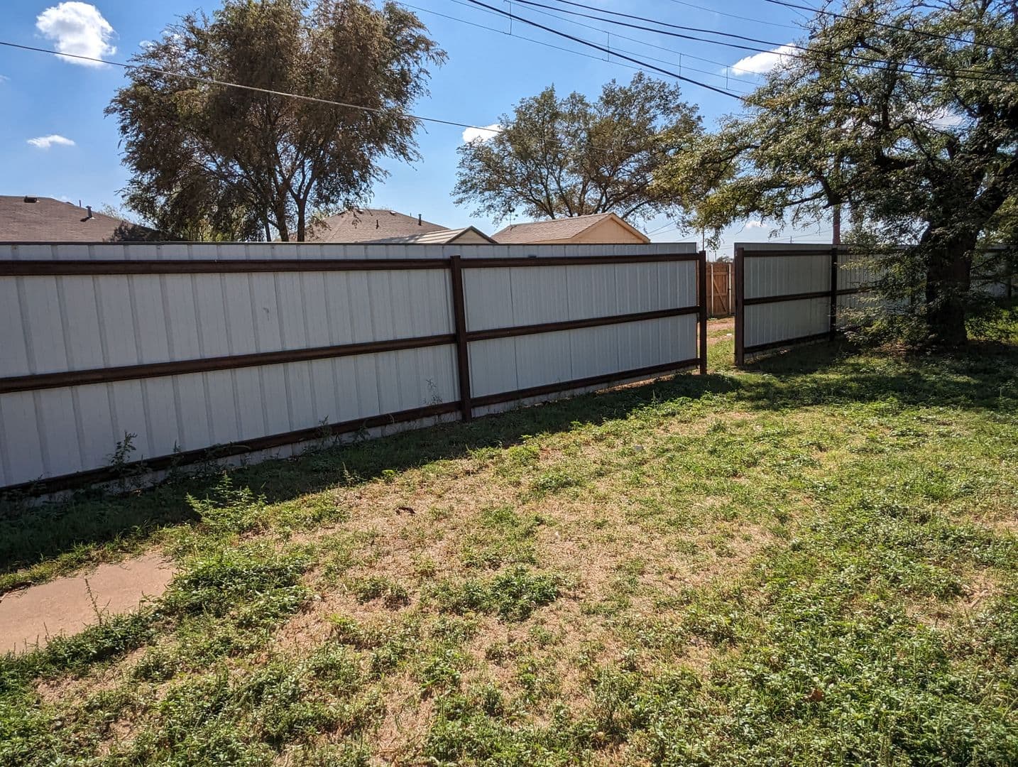 Lubbock Apartment: 533 42nd St