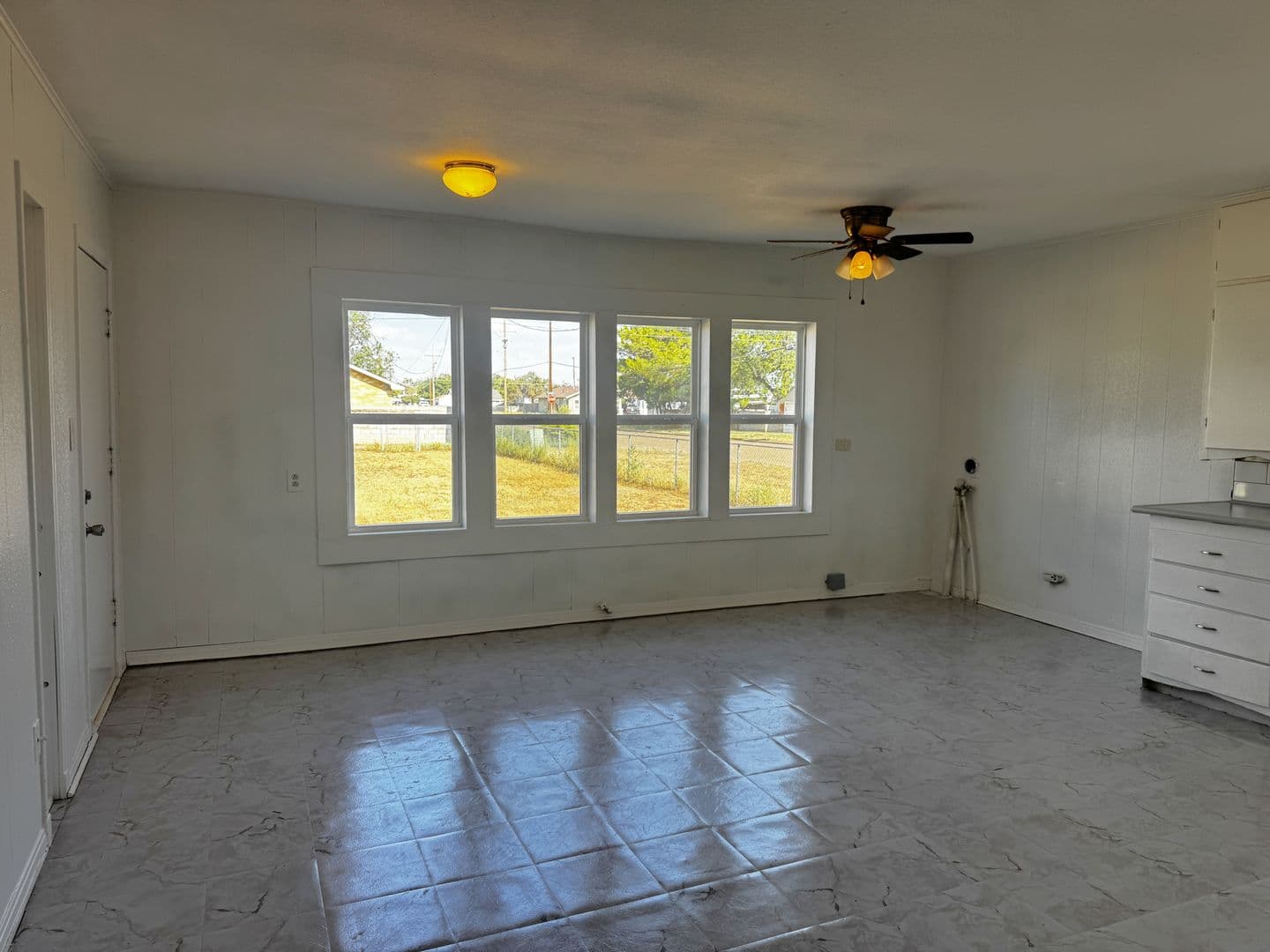Slaton House: 850 S 12th St