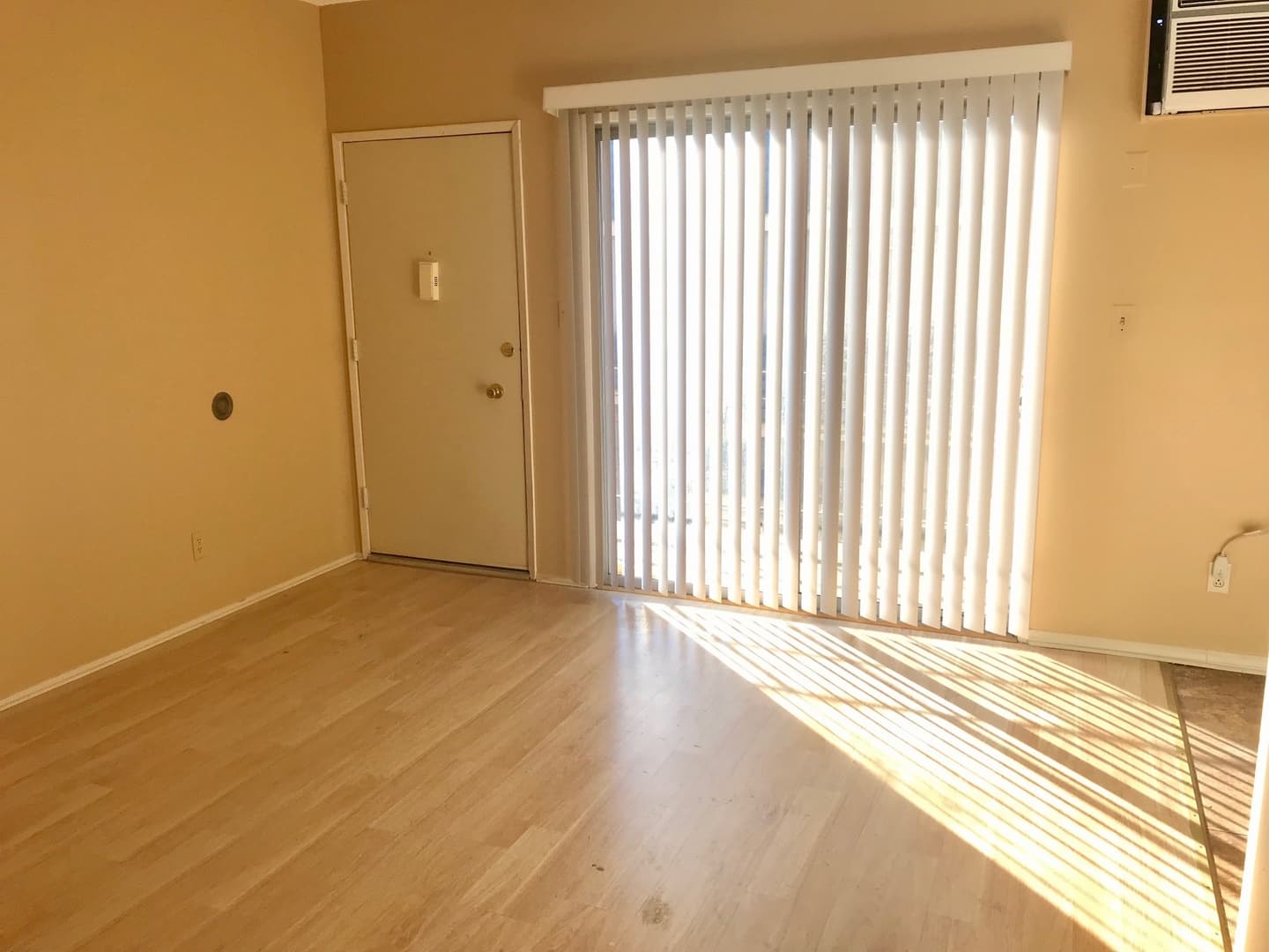 Pasadena Apartment: 80 N. Bonnie Avenue