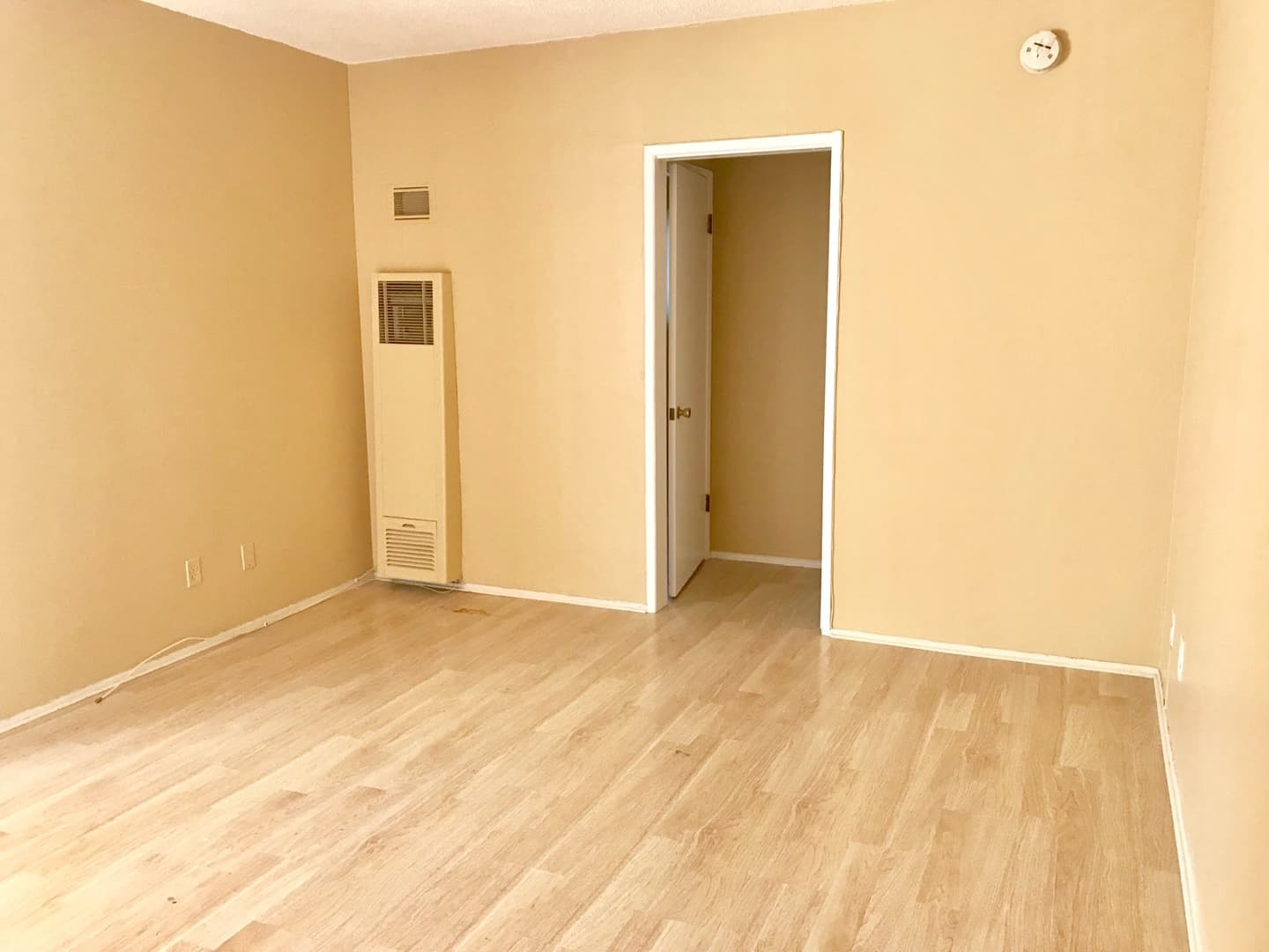 Pasadena Apartment: 80 N. Bonnie Avenue
