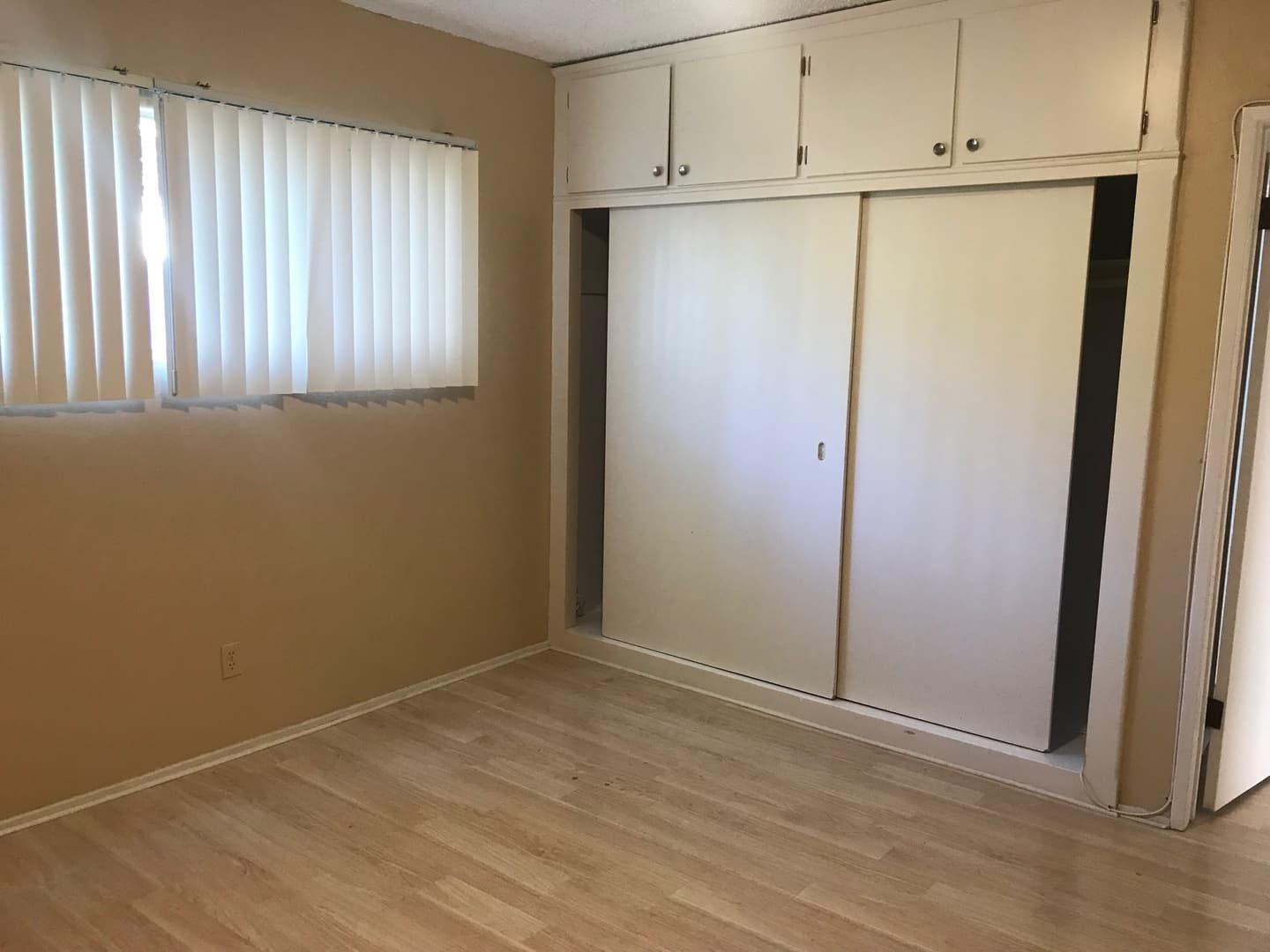 Pasadena Apartment: 80 N. Bonnie Avenue
